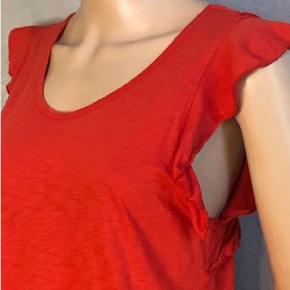 Anthropologie Red Ruffle Sleeve T-shirt. Excellent condition. S